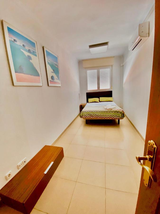 Roni Rooms Салоу Экстерьер фото