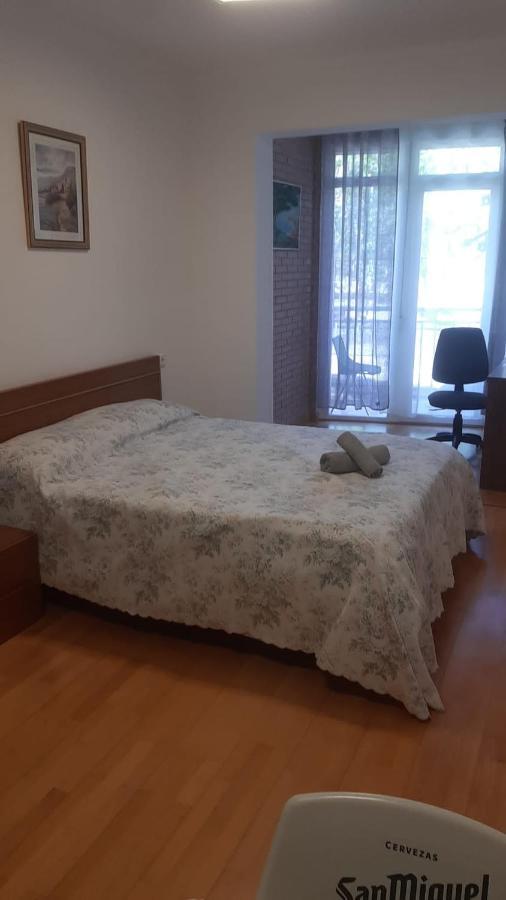 Roni Rooms Салоу Экстерьер фото