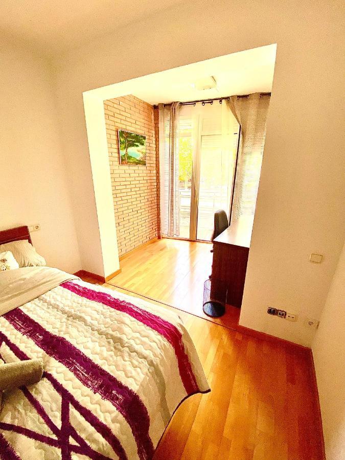Roni Rooms Салоу Экстерьер фото